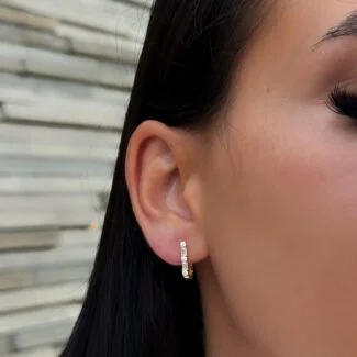 Baguette Creolen aus 585er Gold mit funkelndem Baguette-Schliff Zirkonia – luxuriöse Eleganz für stilvolle Looks.