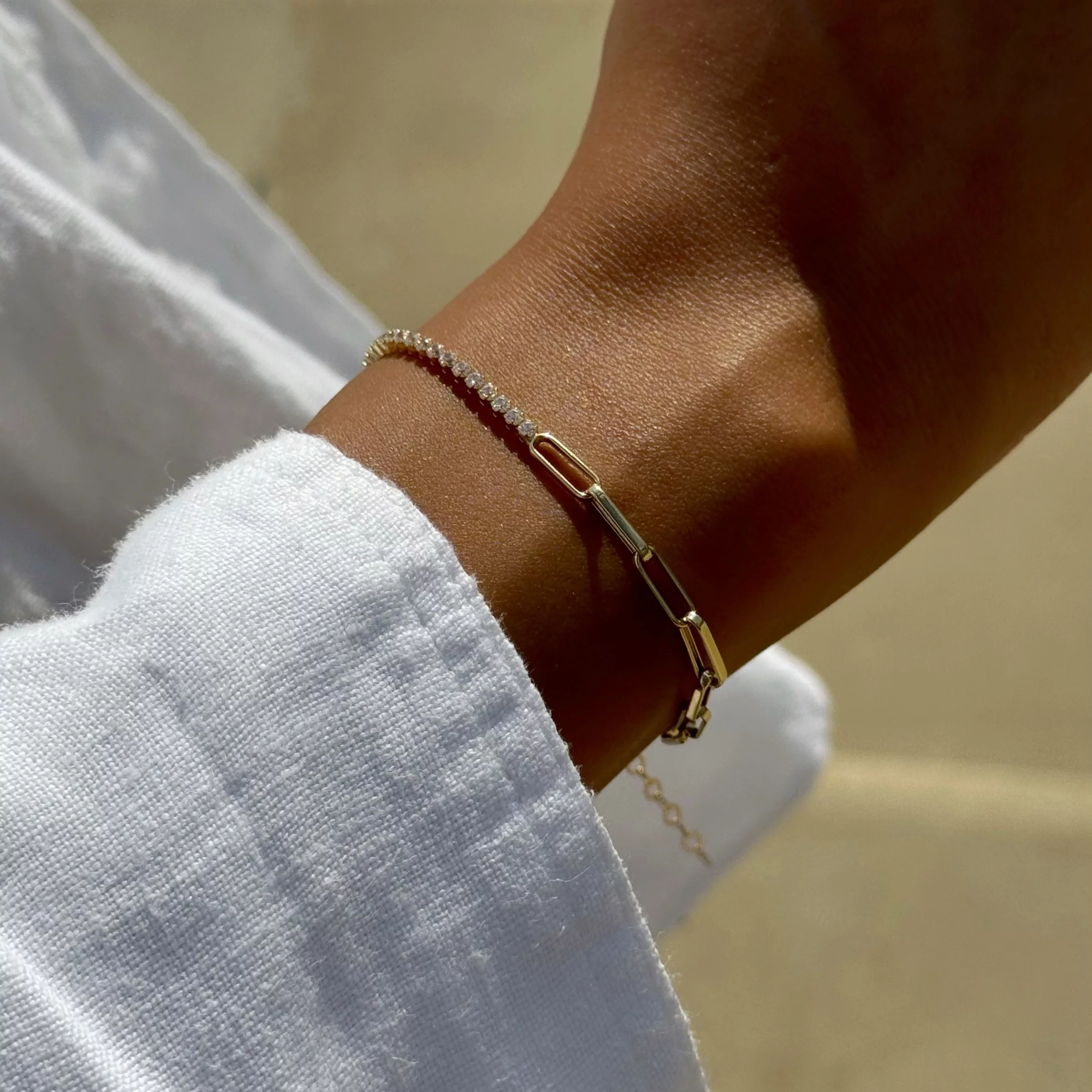 Link und Tennis-Armband aus 585er Gold mit filigranen Gliedern & funkelnden Zirkonia – stilvolle Eleganz für besondere Anlässe.