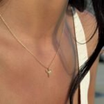 Michael Engel Anhänger aus 585er Gold mit kunstvoller Gravur – ein stilvolles Schutzsymbol für spirituelle Eleganz.