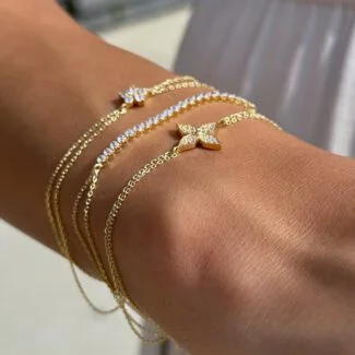 Fleur Armband aus 585er Gold mit filigranem Blumen-Design – elegantes Goldarmband für feminine Raffinesse.