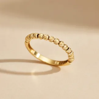 Orbs Ring aus 585er Gold mit filigranen Gold-Orbs – stilvolle Eleganz für einen luxuriösen Look.