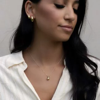 Drop Ohrringe aus 585er Gold mit eleganter Tropfenform – stilvolle Ohrringe für besondere Anlässe.