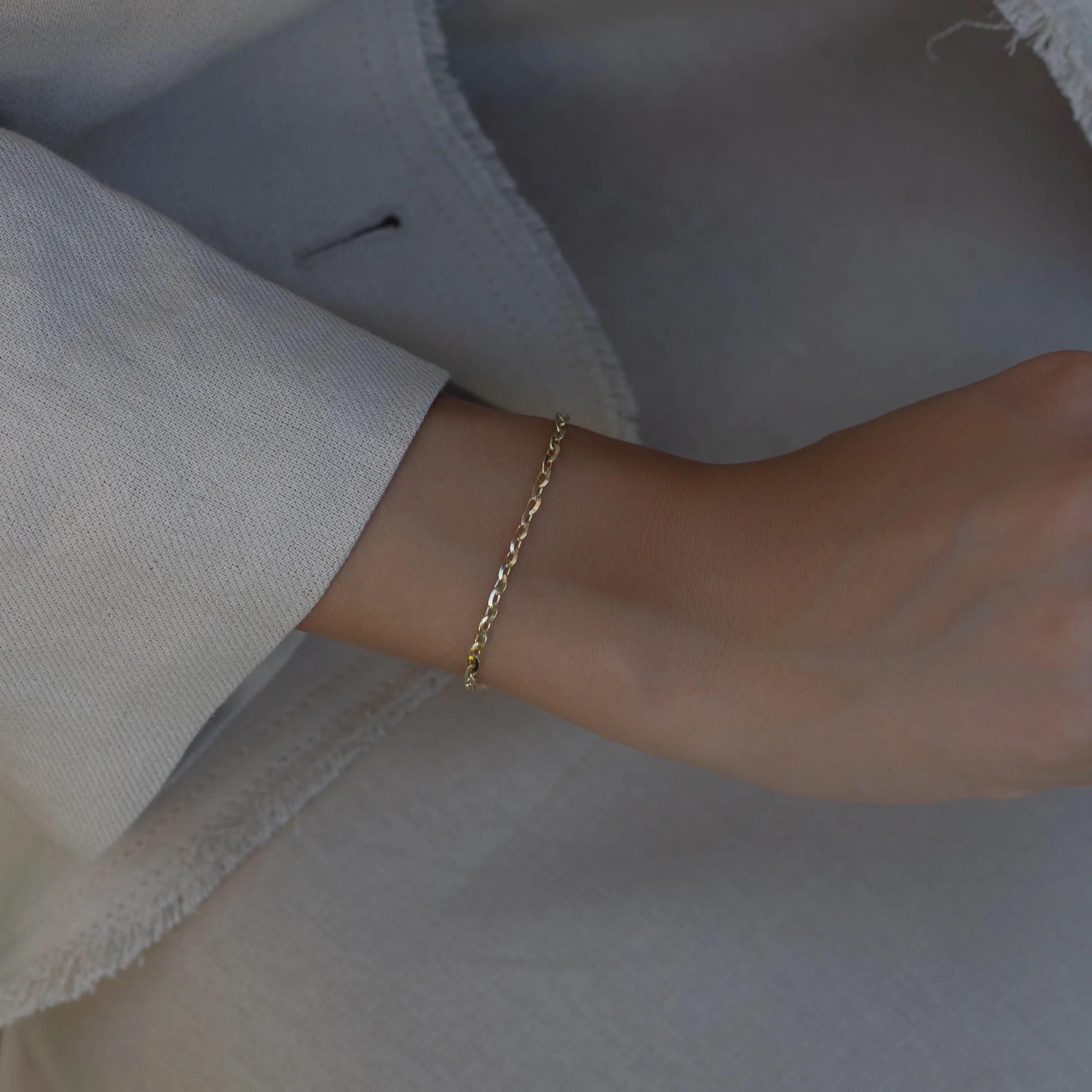 parla-4 Oval Link Armband aus 585er Gold mit stilvollen ovalen Gliedern – luxuriöse Eleganz für stilvolle Looks.