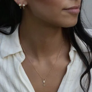 Eye Halskette Blau aus 585er Gold mit schützendem Nazar-Anhänger & funkelndem Zirkonia – elegantes Schmuckstück mit spiritueller Bedeutung.