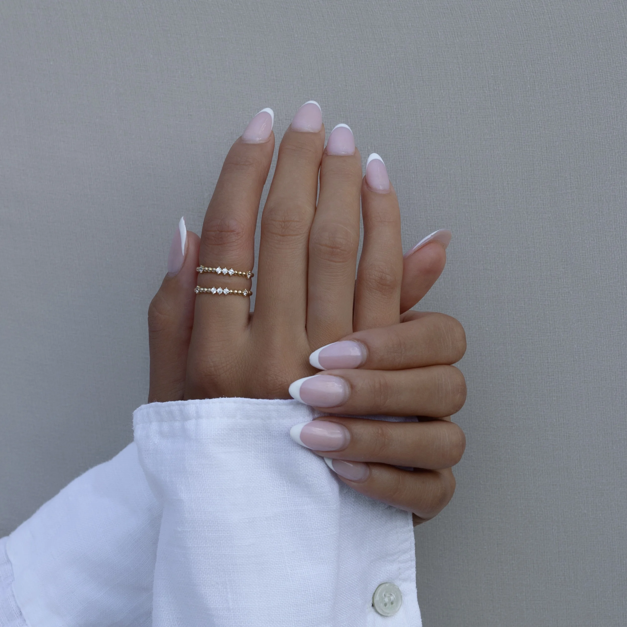 Beaded Stack Ring – 585er Gold mit feiner Perlenstruktur für minimalistischen Chic Beaded Stack Ring aus 585er Gold mit filigranen Kugeldetails – stilvolle Eleganz & perfekt kombinierbar.