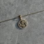 Zodiac Sternzeichen-Anhänger Fische aus 585er Gold mit filigranem Sternbild & Zirkonia – ein edles Symbol für Intuition & Sensibilität.