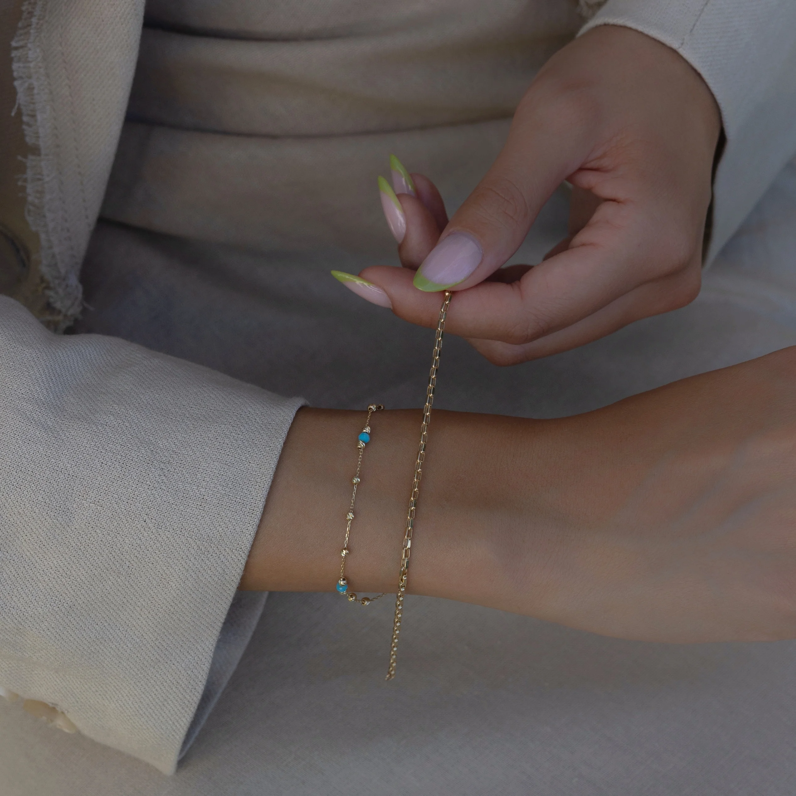 Türkis Orbs Armband – 585er Gold mit schützendem Türkis & strahlendem Zirkonia Türkis Orbs Armband aus 585er Gold mit schützendem Türkis & funkelndem Zirkonia – stilvolles Schmuckstück für positive Energie & Eleganz.