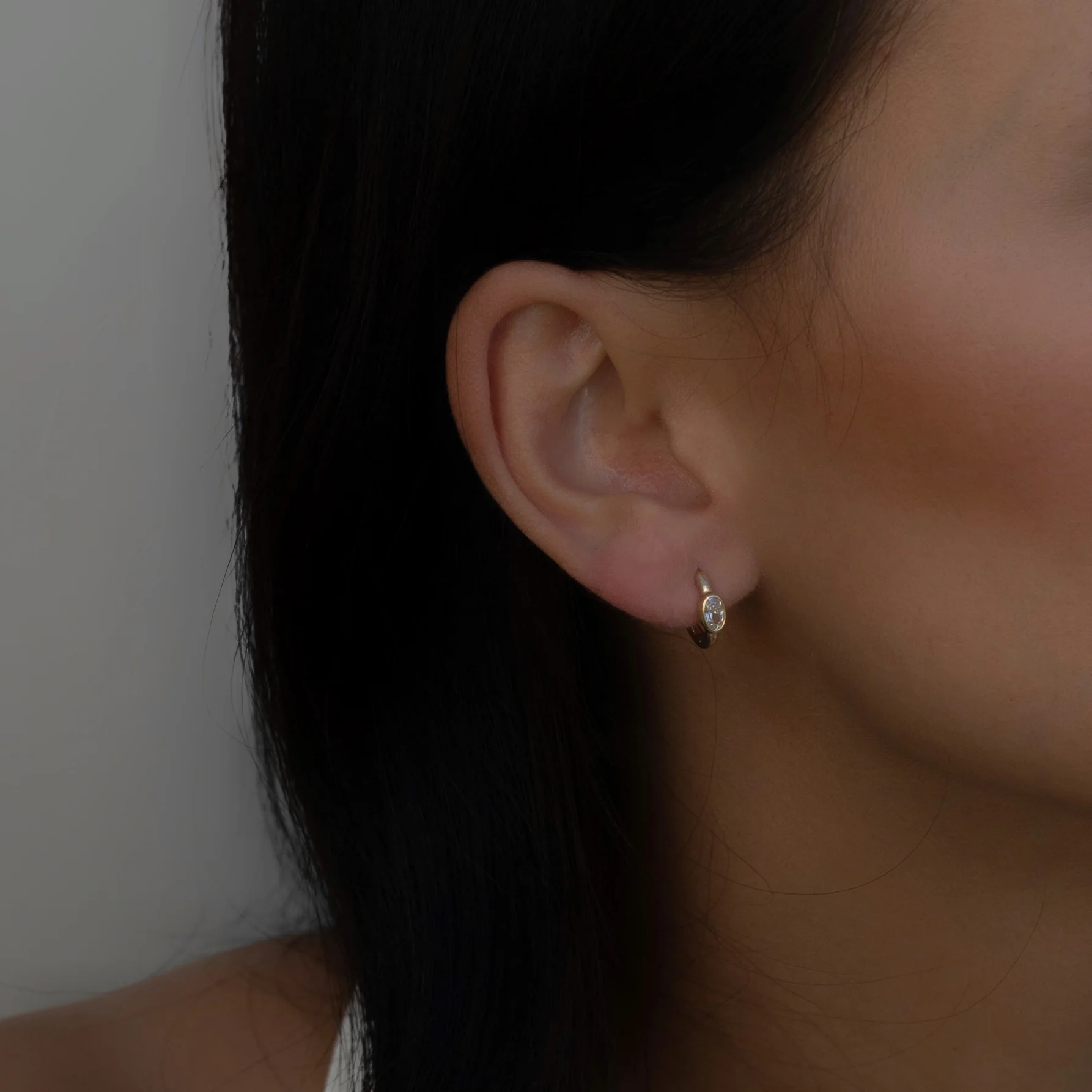 parla-72 Luna Runde Creolen aus 585er Gold – elegante, zeitlose Creolen für vielseitige Looks.