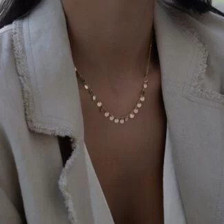 Plättchen Halskette aus 585er Gold mit filigranen, glänzenden Plättchen – ein stilvolles Schmuckstück für zeitlose Eleganz.