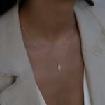 Hamsa Schutzkette aus 585er Gold mit Hamsa-Hand Anhänger & Zirkonia – stilvoller Schutzschmuck mit spiritueller Bedeutung.