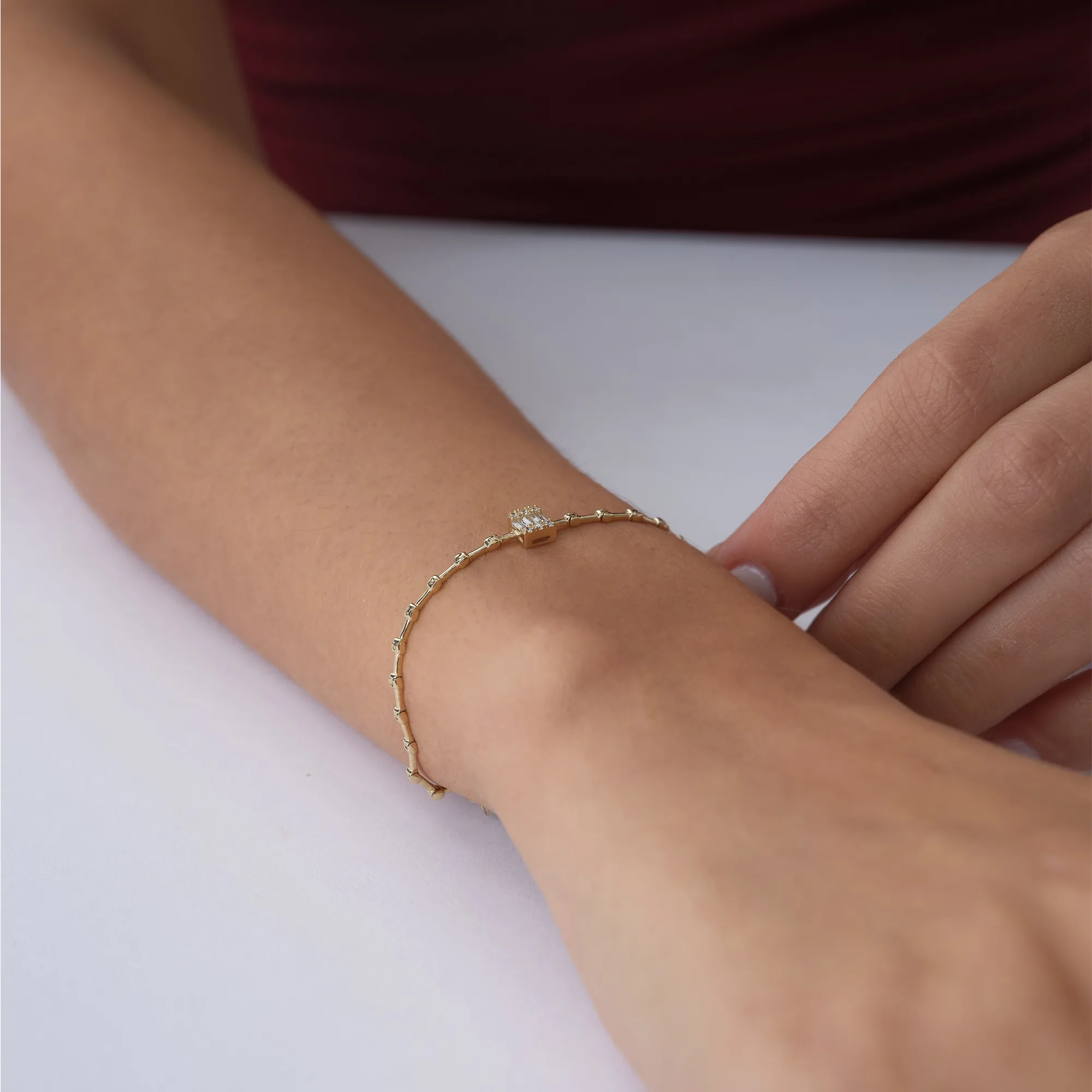 Baguette Zirkonia Armband aus 585er Gold 585er Gold Baguette Zirkonia Armband mit funkelnden Steinen