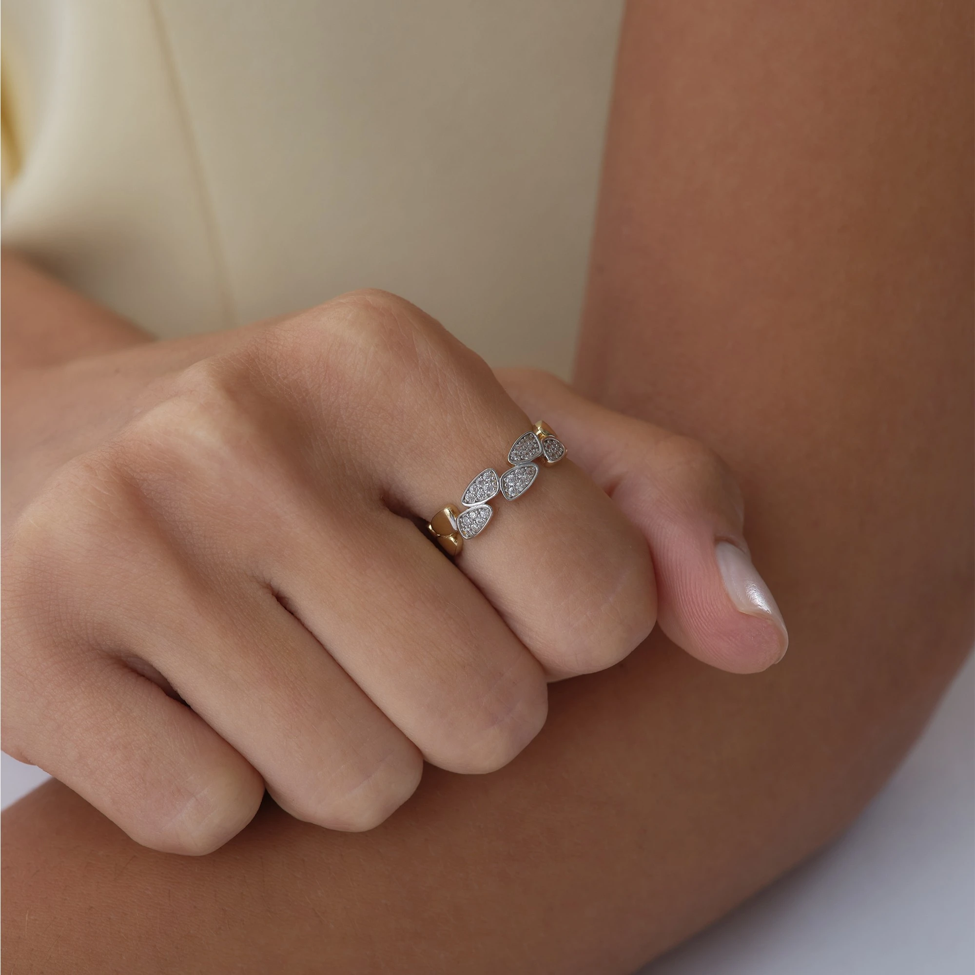 585er Gold Tropfen Zirkonia Ring mit tropfenförmigem Stein