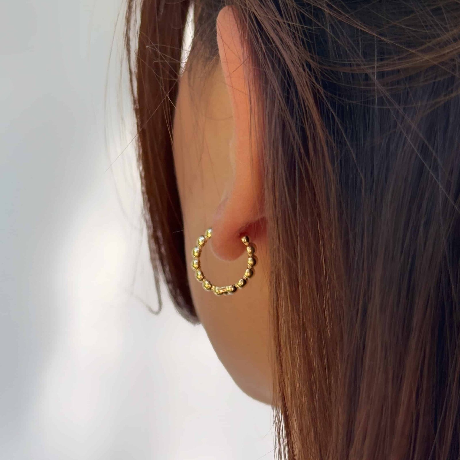 Perlen Creolen aus 585er Gold mit schimmernden Zuchtperlen – elegante Ohrringe von Parla Jewelry