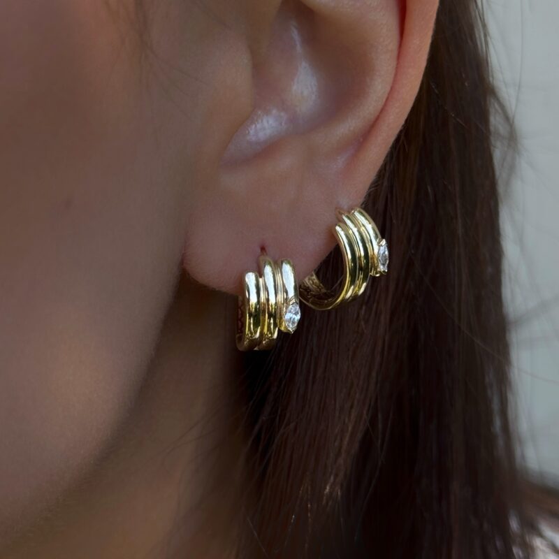 Marquise Wickelstack Creolen – 585er Goldohrringe mit Wickeloptik & elegantem Zirkonia-Besatz in Marquise-Schliff.