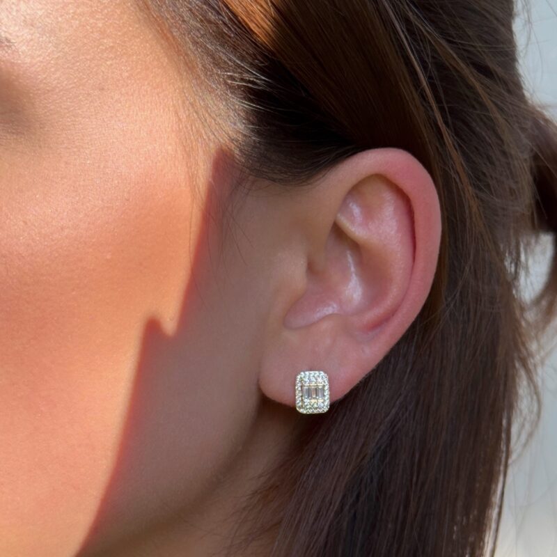 Baget Taşlı Küpe Baguette Ohrstecker – 585er Goldstecker mit rechteckigem Zirkonia im Baguette-Schliff für einen modernen, klaren Look.