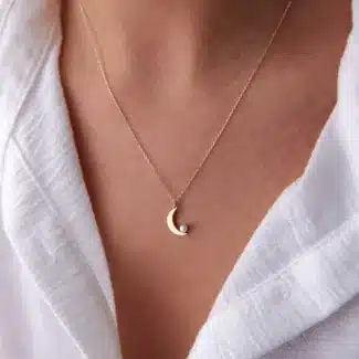 Halbmond Perlenkette – 585er Goldkette mit Perlen & filigranem Halbmond-Anhänger für stilvolle Symbolik.