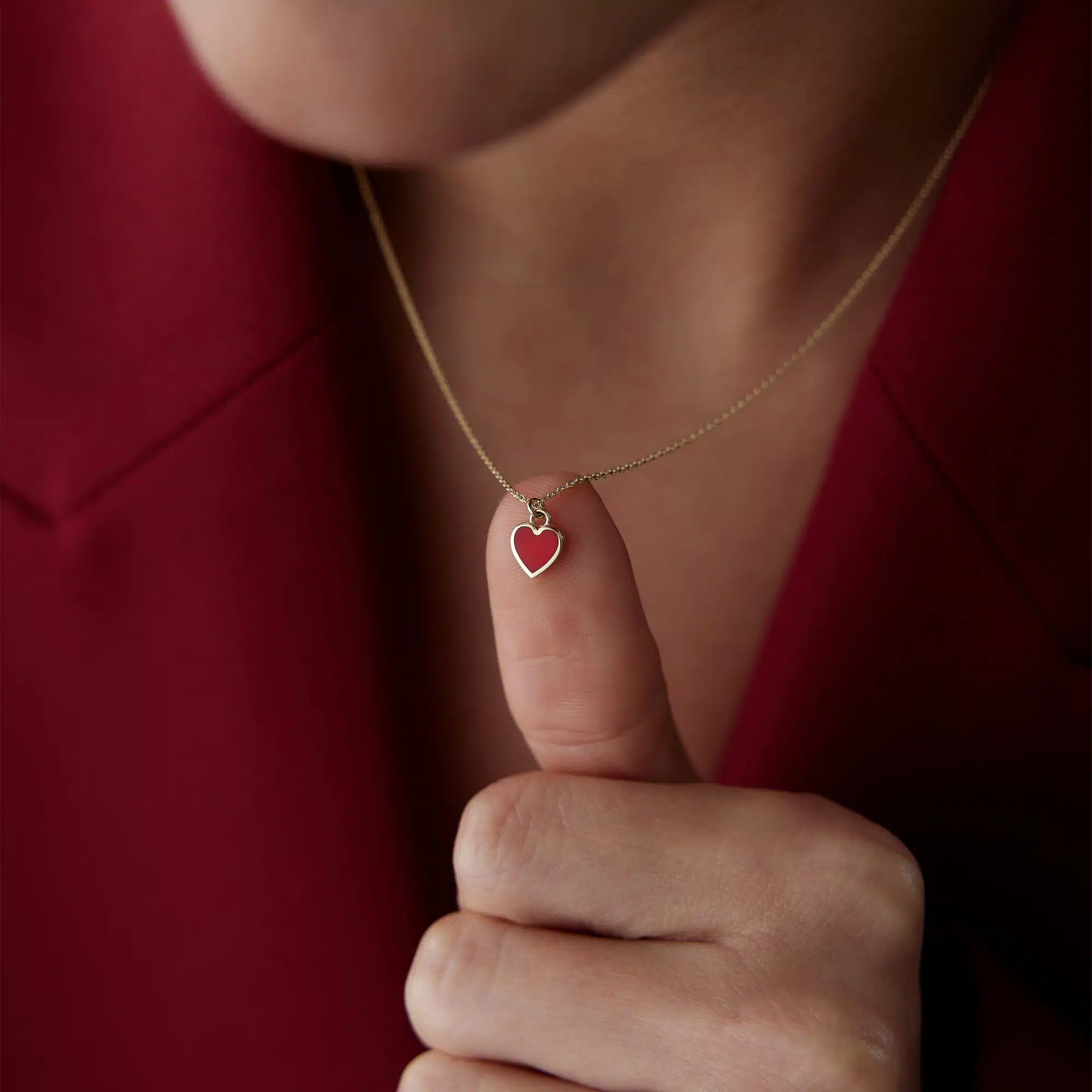 Love Kalp Kolye Herz Kette – Elegante Halskette aus 585er Gold mit stilvollem Herzanhänger & glänzenden Zirkonia-Steinen.